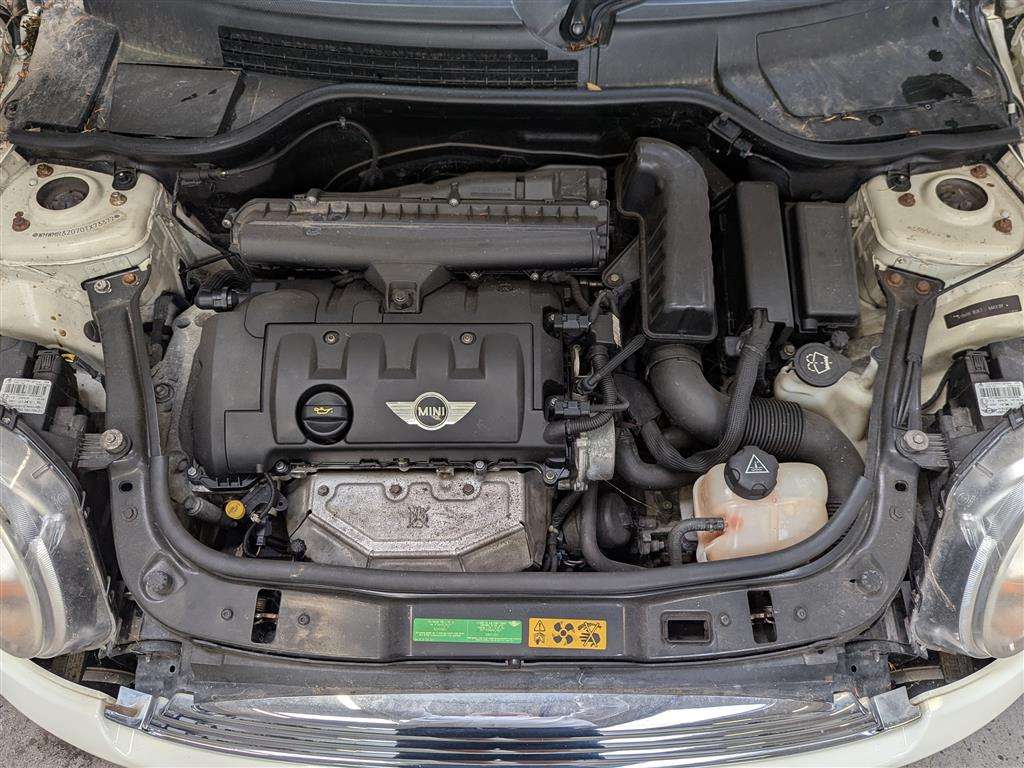 <p>2009 MINI COOPER</p>