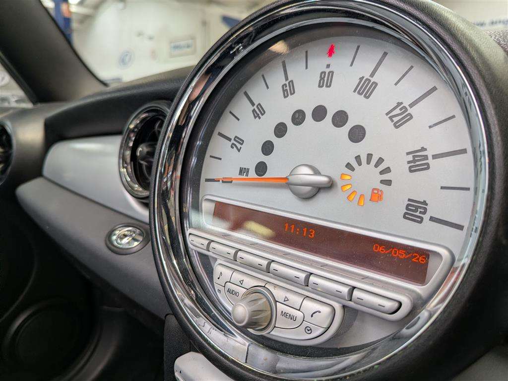 <p>2009 MINI COOPER</p>
