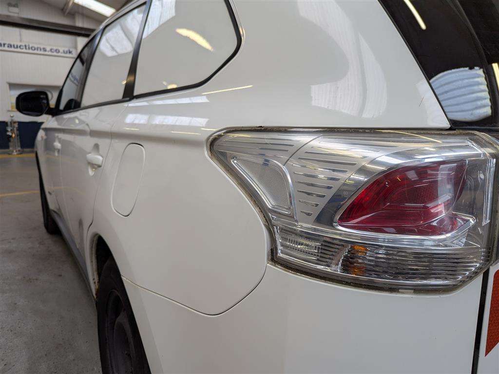<p>2013 MITSUBISHI OUTLANDER GX 1 4WORK DI-D</p>