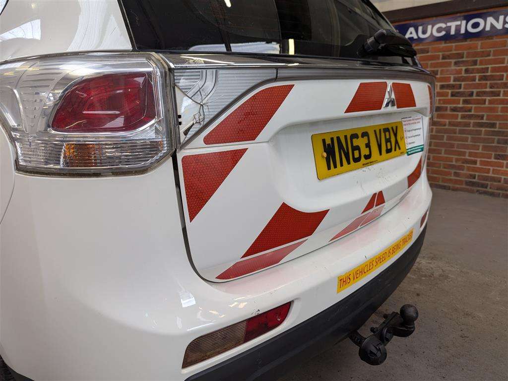 <p>2013 MITSUBISHI OUTLANDER GX 1 4WORK DI-D</p>