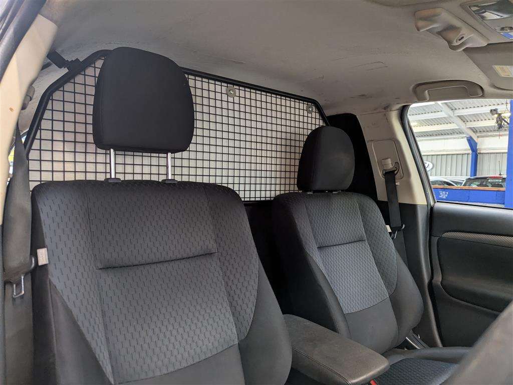<p>2013 MITSUBISHI OUTLANDER GX 1 4WORK DI-D</p>