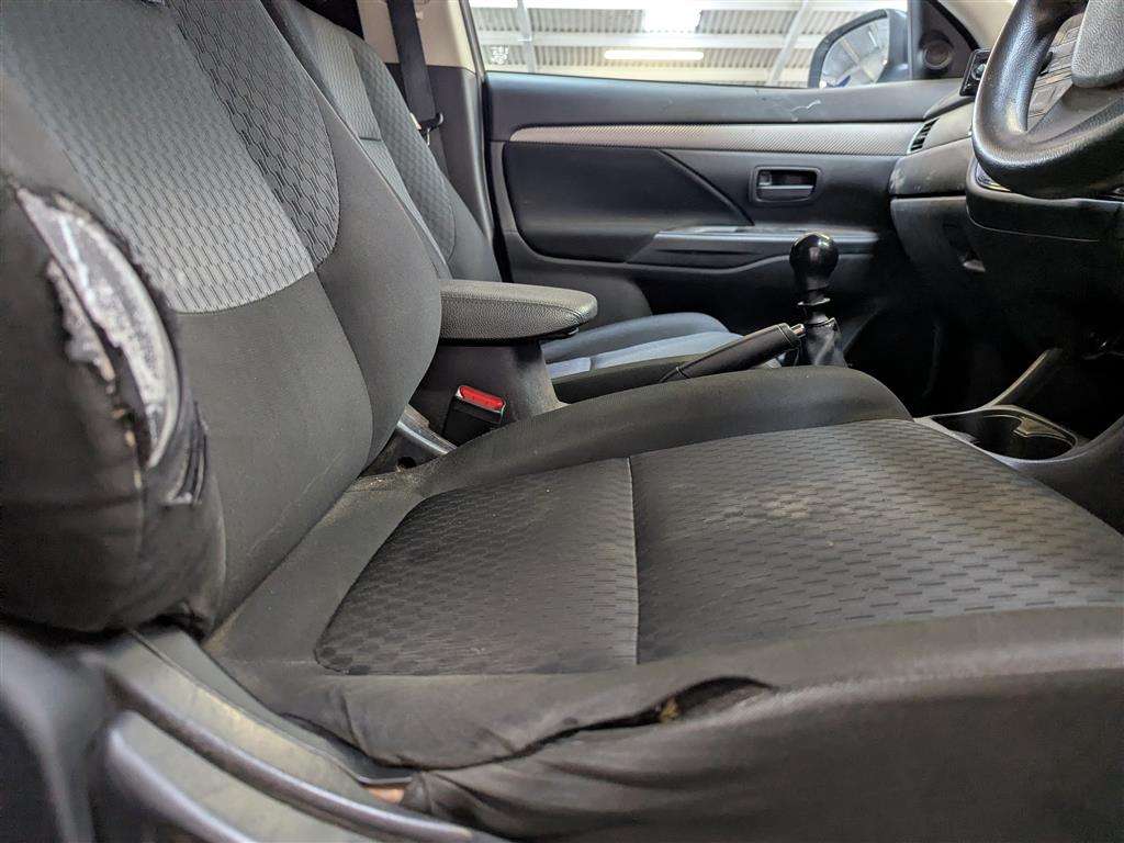 <p>2013 MITSUBISHI OUTLANDER GX 1 4WORK DI-D</p>