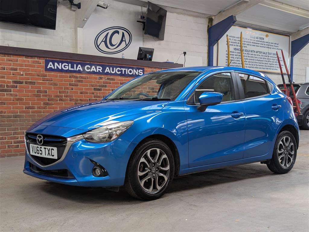 <p>2015 MAZDA 2 SPORT NAV</p>