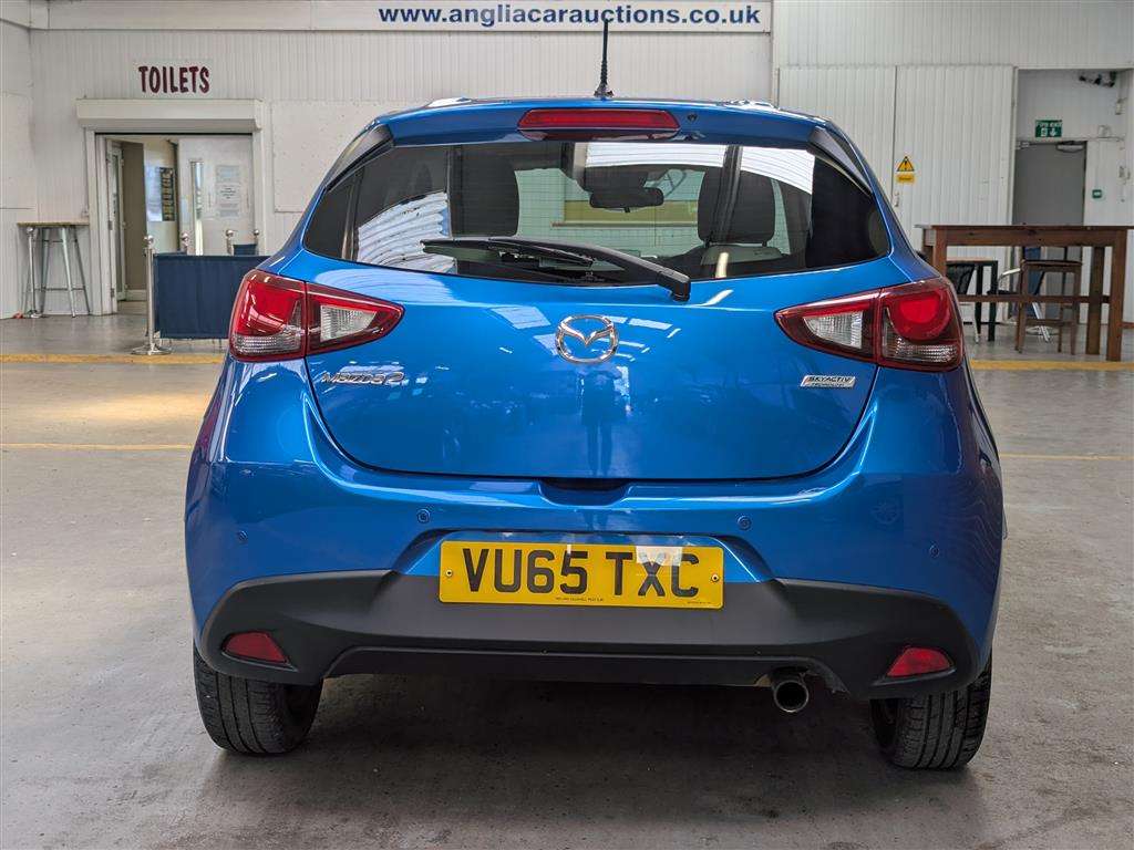 <p>2015 MAZDA 2 SPORT NAV</p>
