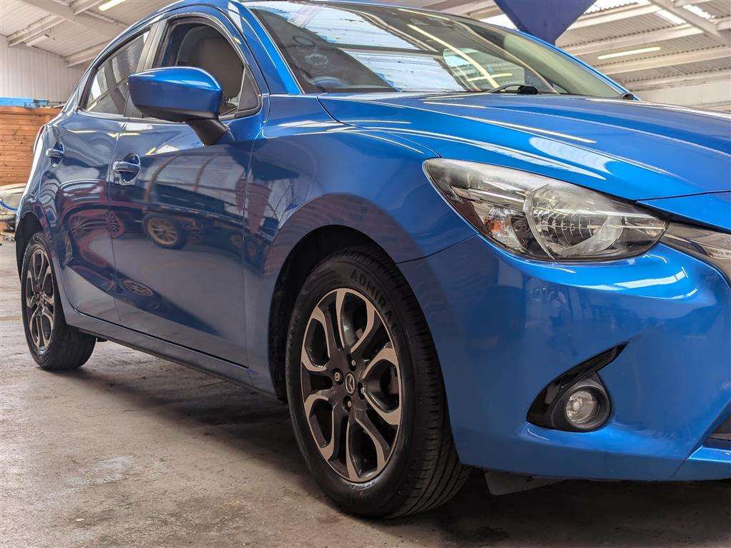 <p>2015 MAZDA 2 SPORT NAV</p>