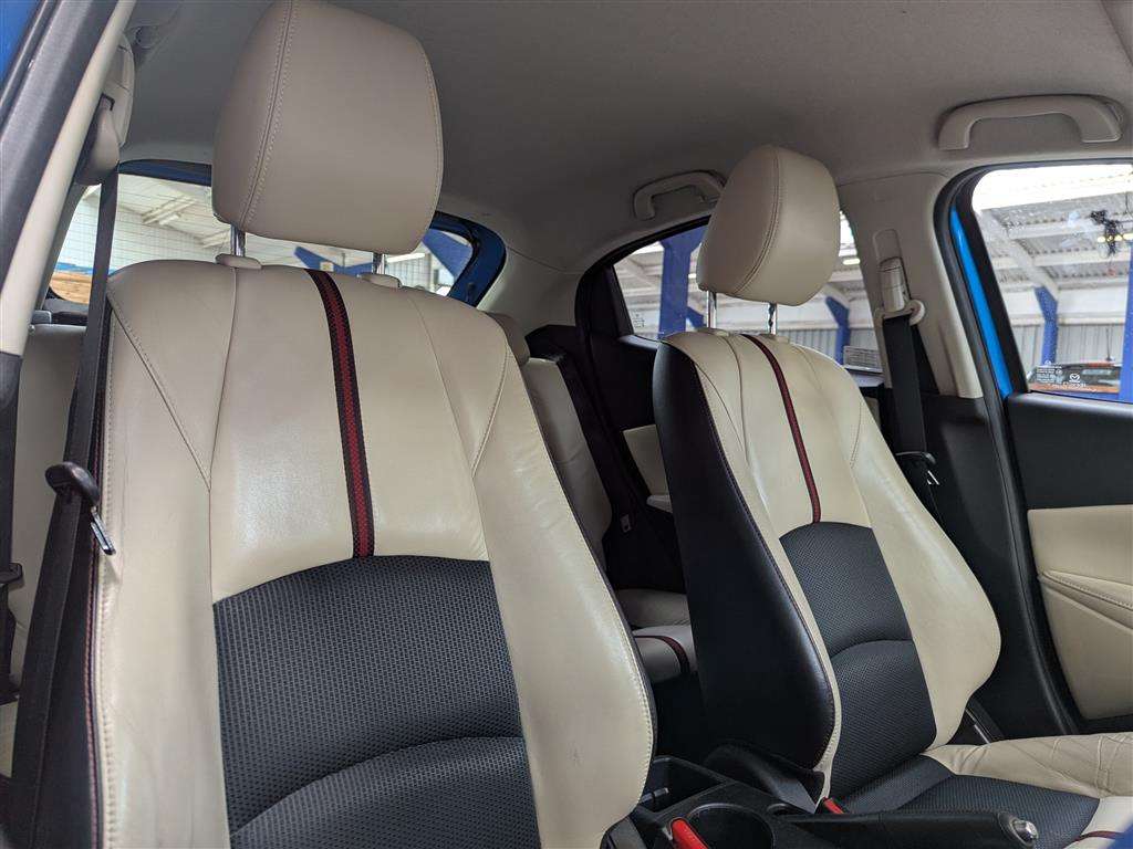 <p>2015 MAZDA 2 SPORT NAV</p>