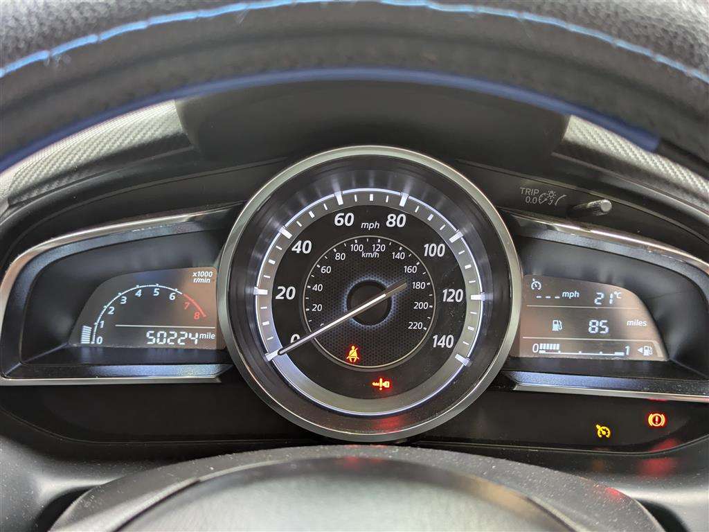 <p>2015 MAZDA 2 SPORT NAV</p>