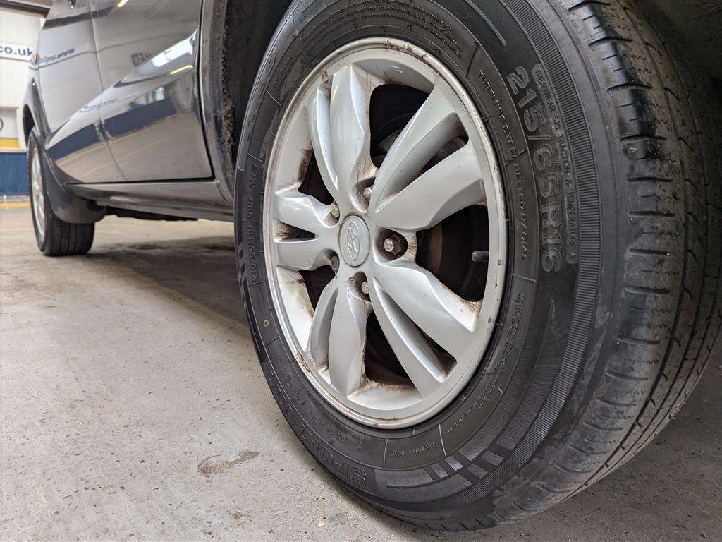 <p>2008 HYUNDAI TUCSON STYLE 4WD CRDI</p>