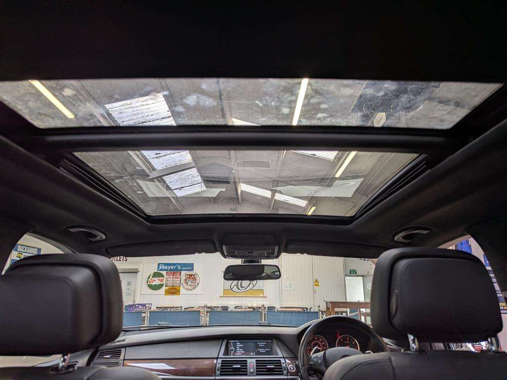 <p>2012 BMW X5 XDRIVE30D M SPORT AUTO</p>
