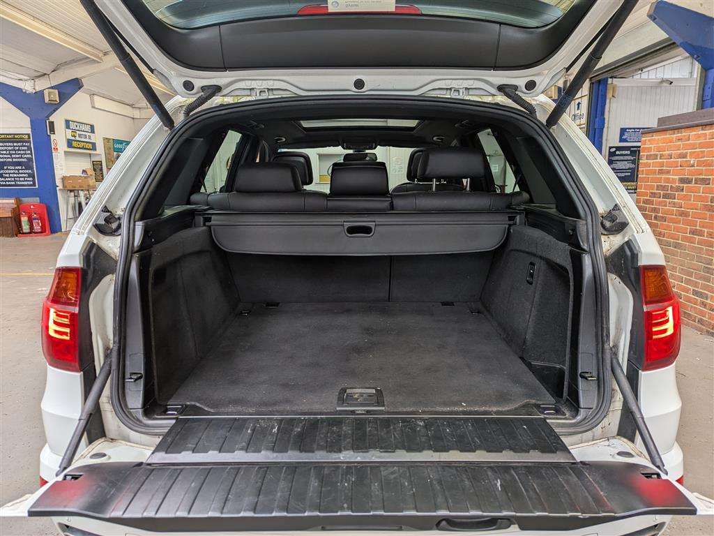 <p>2012 BMW X5 XDRIVE30D M SPORT AUTO</p>
