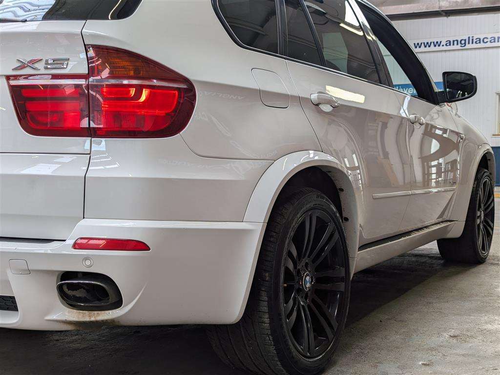 <p>2012 BMW X5 XDRIVE30D M SPORT AUTO</p>