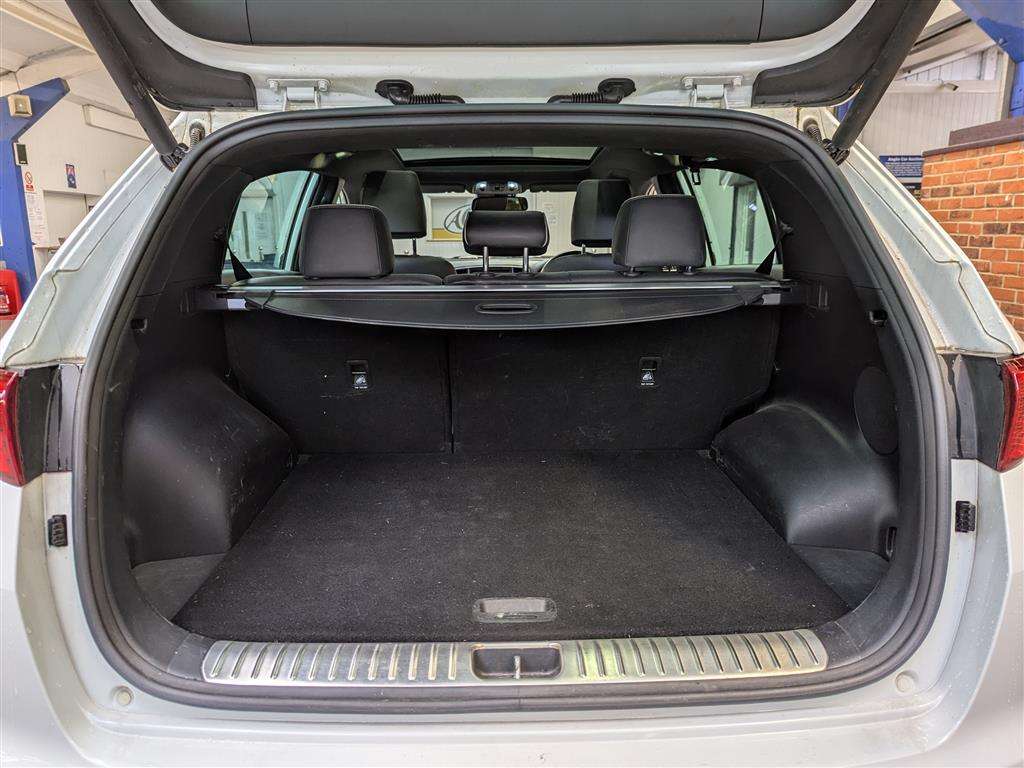 <p>2017 KIA SPORTAGE GT-LINE S S-A</p>