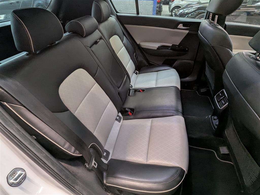 <p>2017 KIA SPORTAGE GT-LINE S S-A</p>