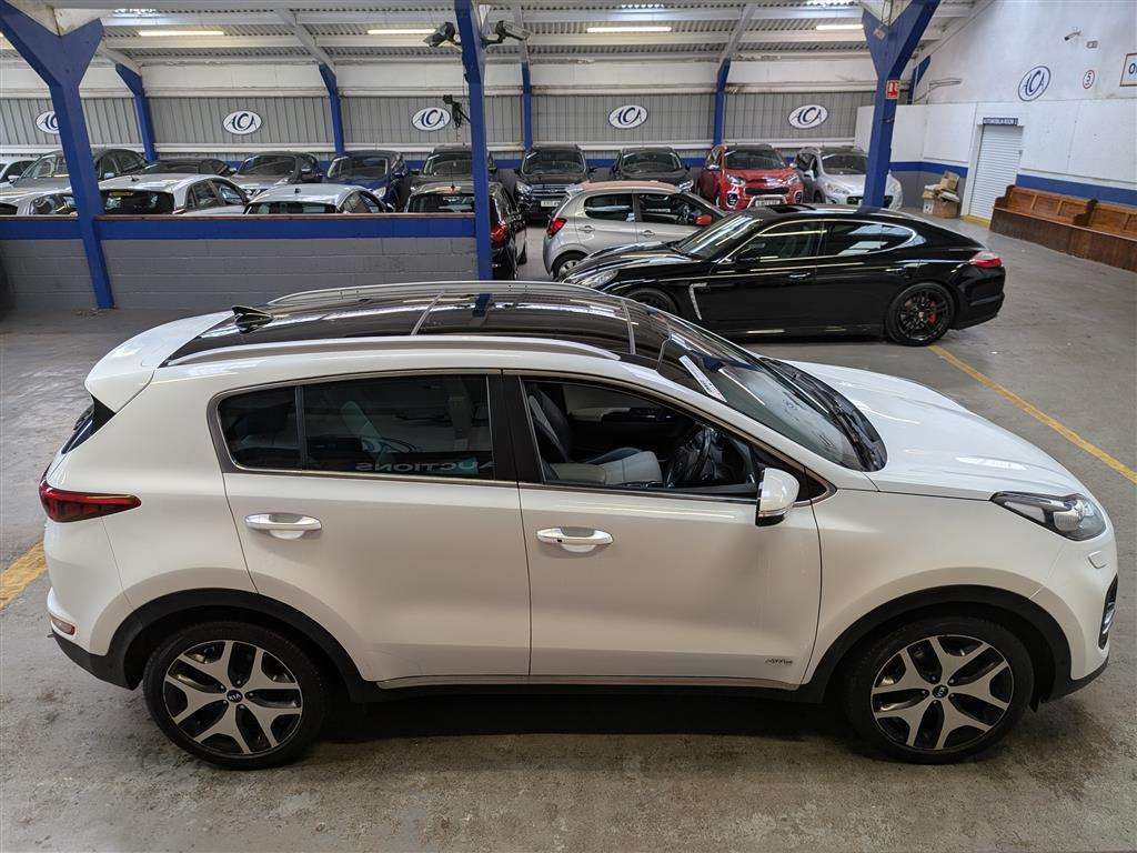 <p>2017 KIA SPORTAGE GT-LINE S S-A</p>
