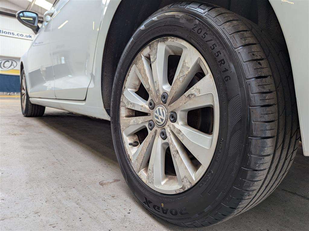 <p>2013 VOLKSWAGEN GOLF SE BLUEMOTION TECH T</p>