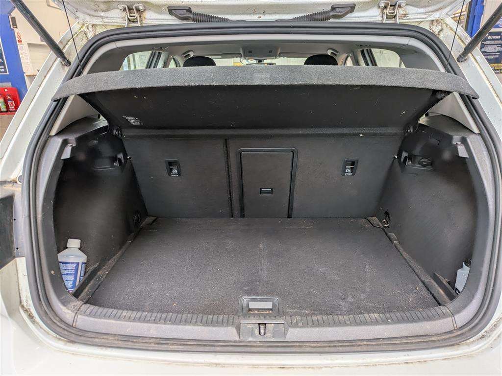 <p>2013 VOLKSWAGEN GOLF SE BLUEMOTION TECH T</p>