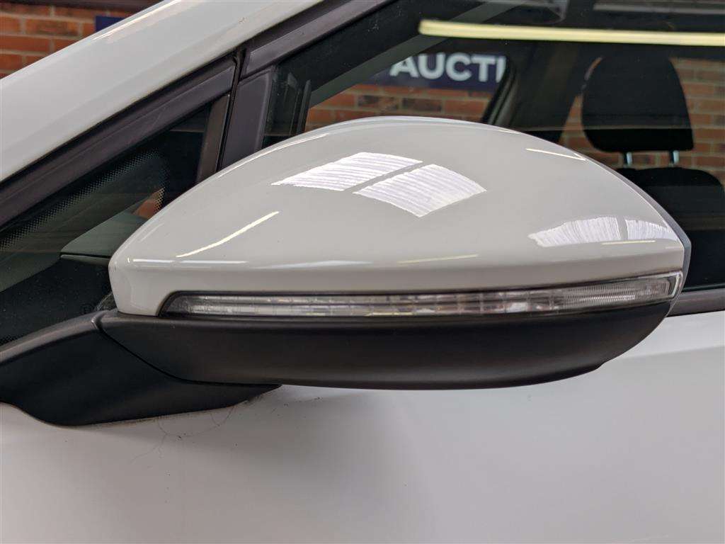 <p>2013 VOLKSWAGEN GOLF SE BLUEMOTION TECH T</p>
