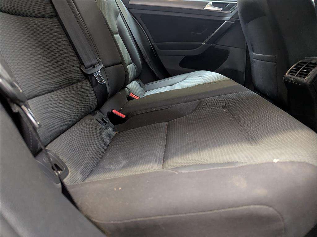 <p>2013 VOLKSWAGEN GOLF SE BLUEMOTION TECH T</p>