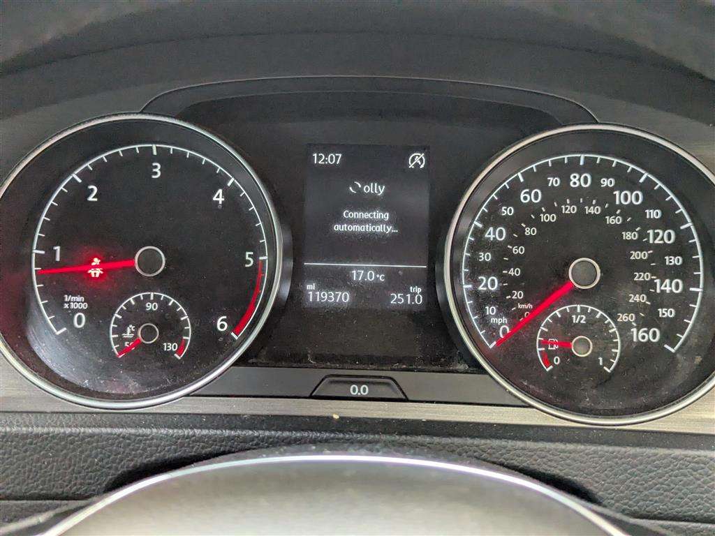 <p>2013 VOLKSWAGEN GOLF SE BLUEMOTION TECH T</p>