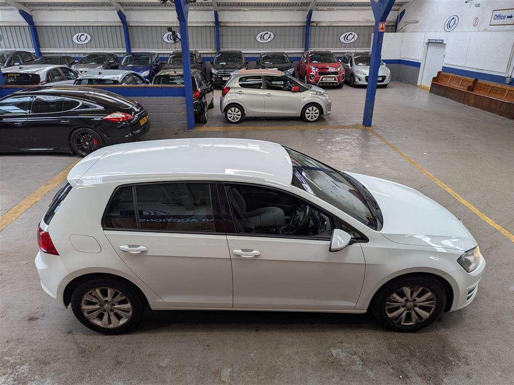 <p>2013 VOLKSWAGEN GOLF SE BLUEMOTION TECH T</p>