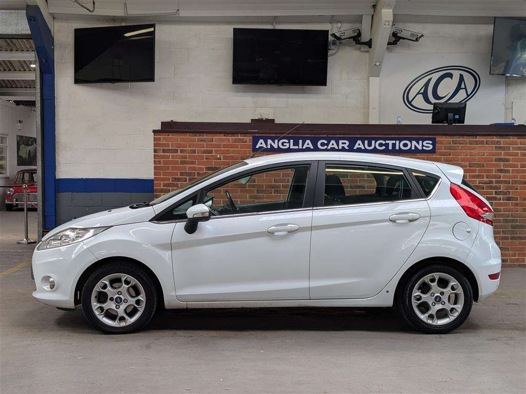 <p>2012 FORD FIESTA ZETEC</p>