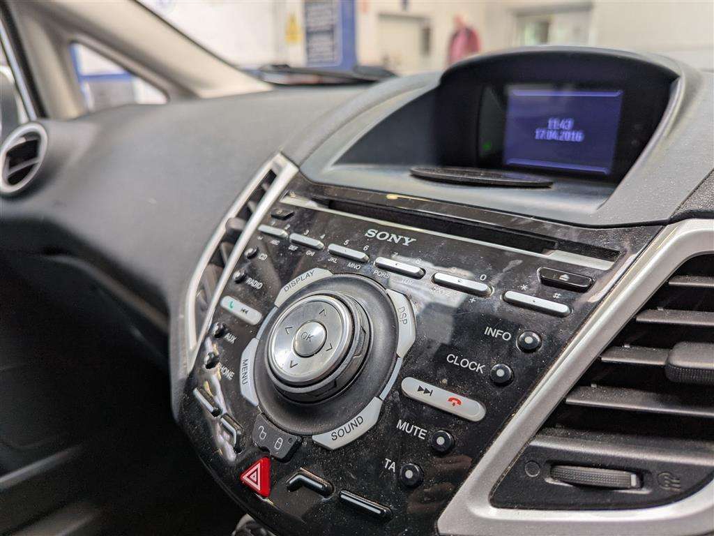 <p>2012 FORD FIESTA ZETEC</p>
