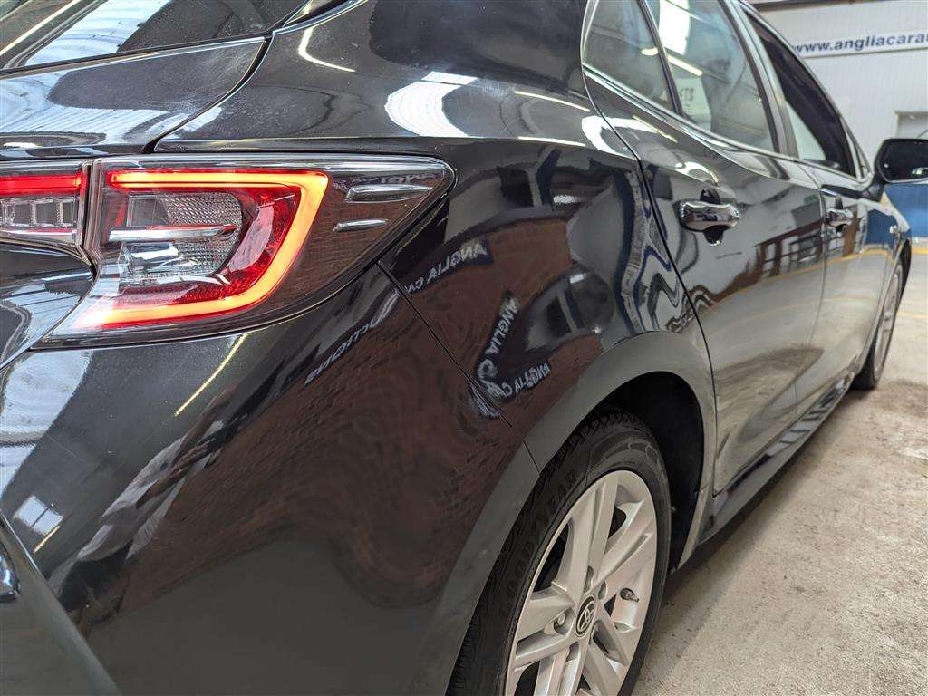 <p>2020 TOYOTA COROLLA ICON HEV CVT</p>
