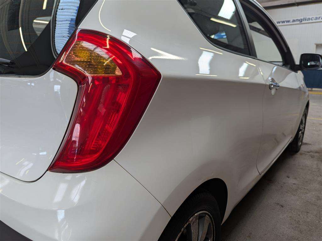 <p>2014 KIA PICANTO VR7</p>