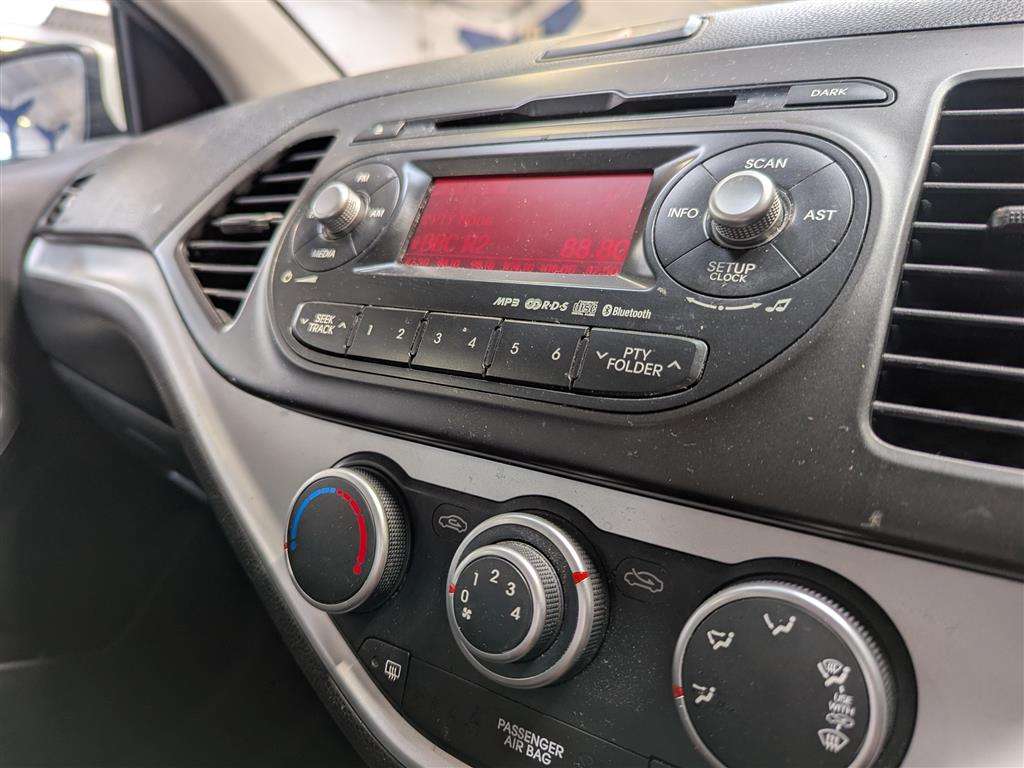 <p>2014 KIA PICANTO VR7</p>