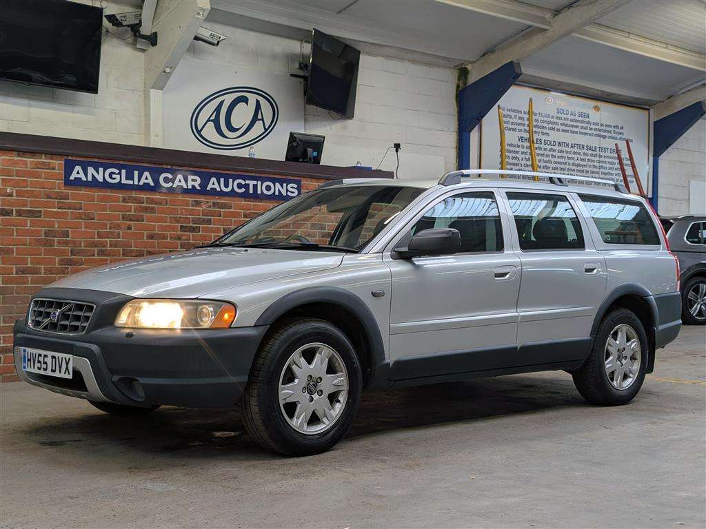 <p>2005 VOLVO XC70 D SE</p>
