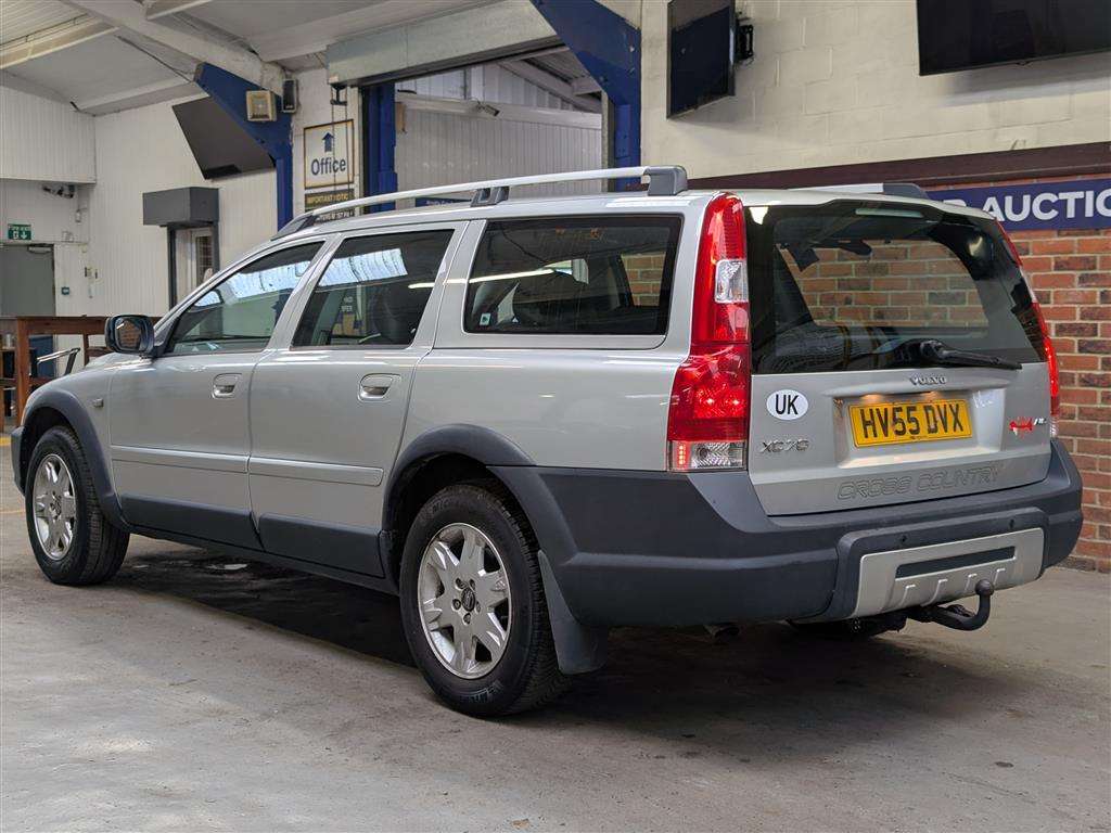 <p>2005 VOLVO XC70 D SE</p>