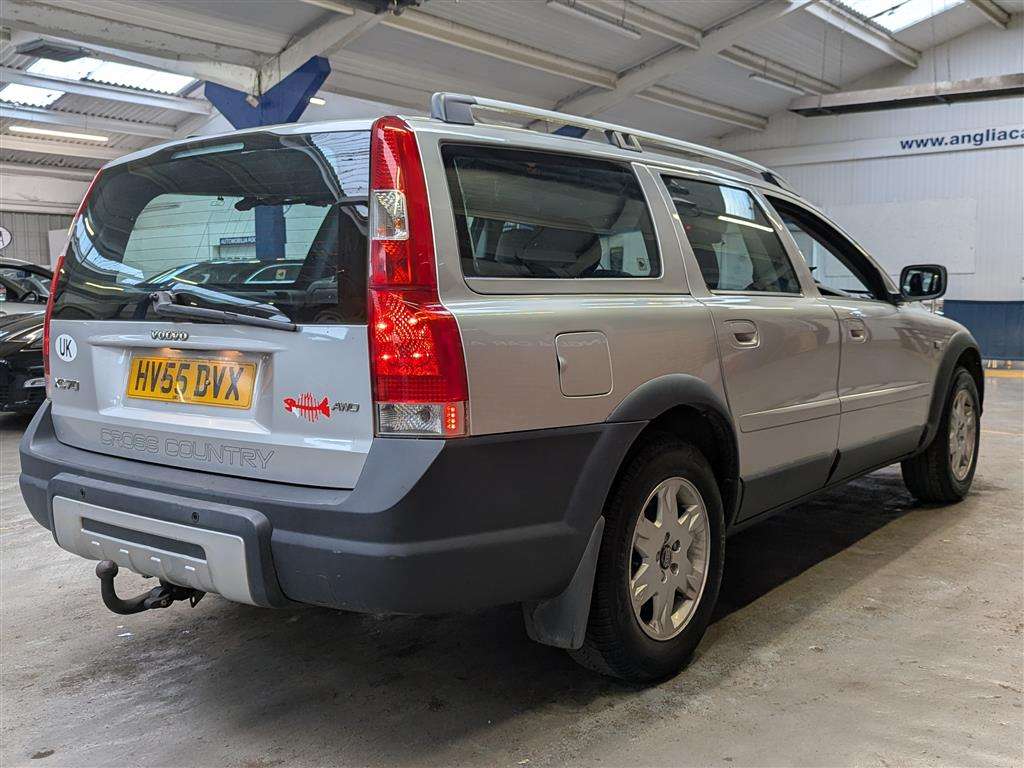 <p>2005 VOLVO XC70 D SE</p>