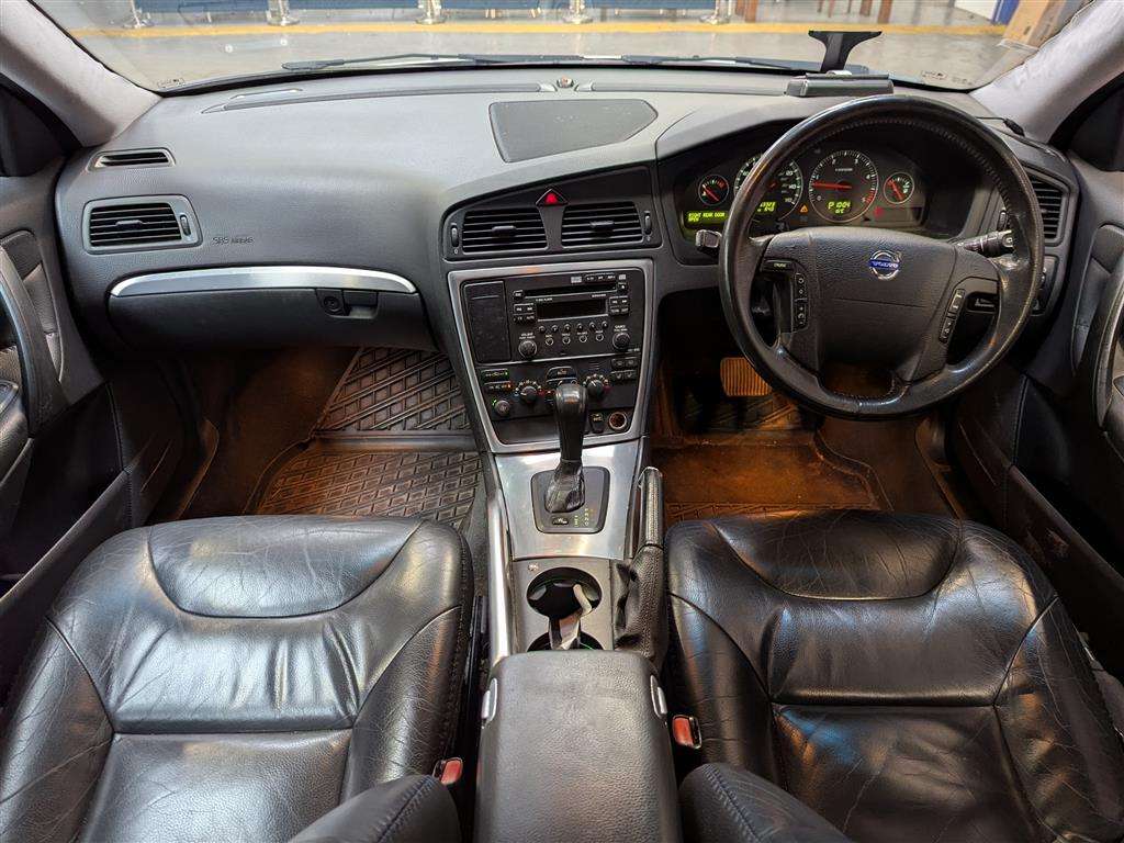 <p>2005 VOLVO XC70 D SE</p>