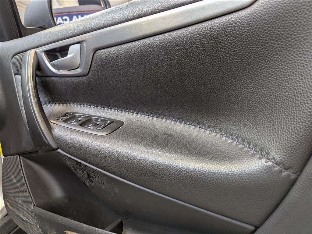 <p>2005 VOLVO XC70 D SE</p>