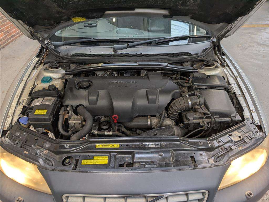 <p>2005 VOLVO XC70 D SE</p>