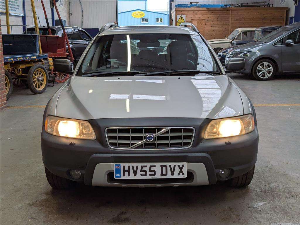 <p>2005 VOLVO XC70 D SE</p>