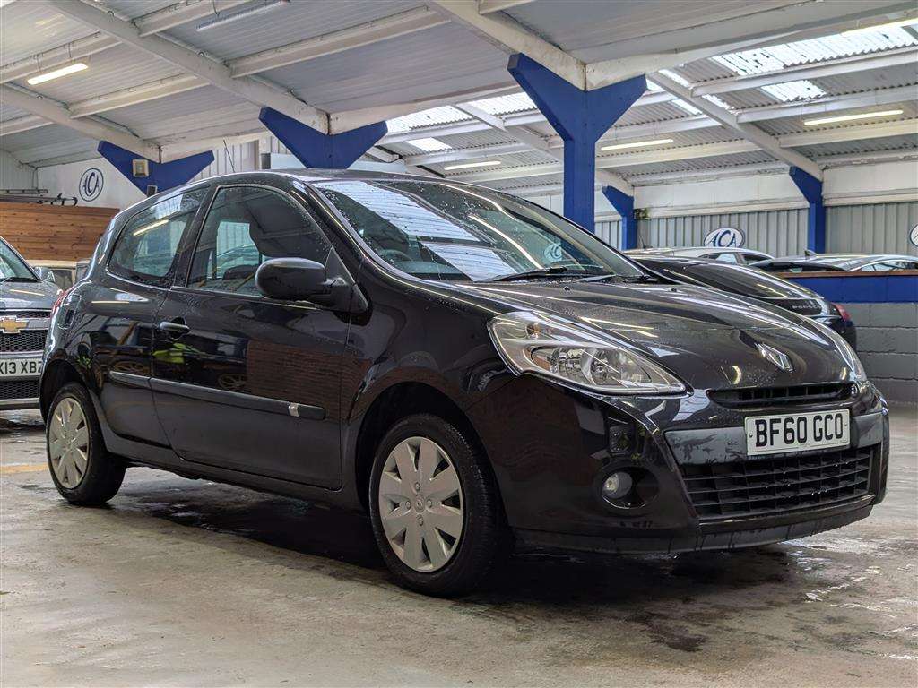 <p>2010 RENAULT CLIO EXTREME</p>