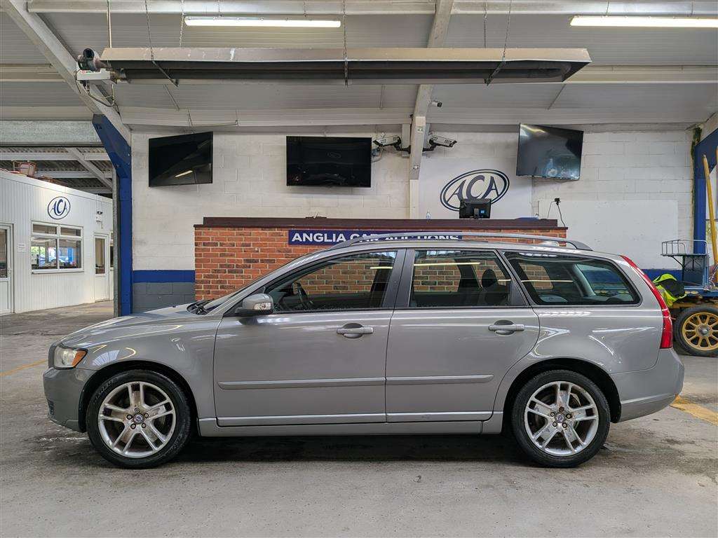 <p>2008 VOLVO V50 SE D</p>