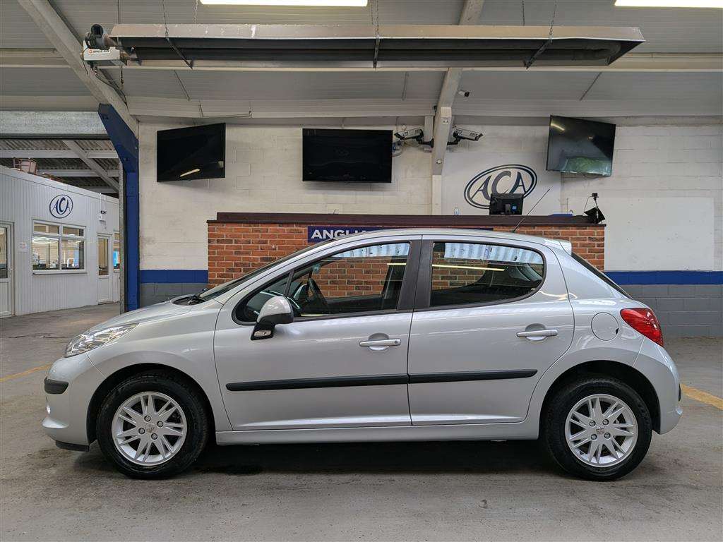 <p>2007 PEUGEOT 207 S</p>