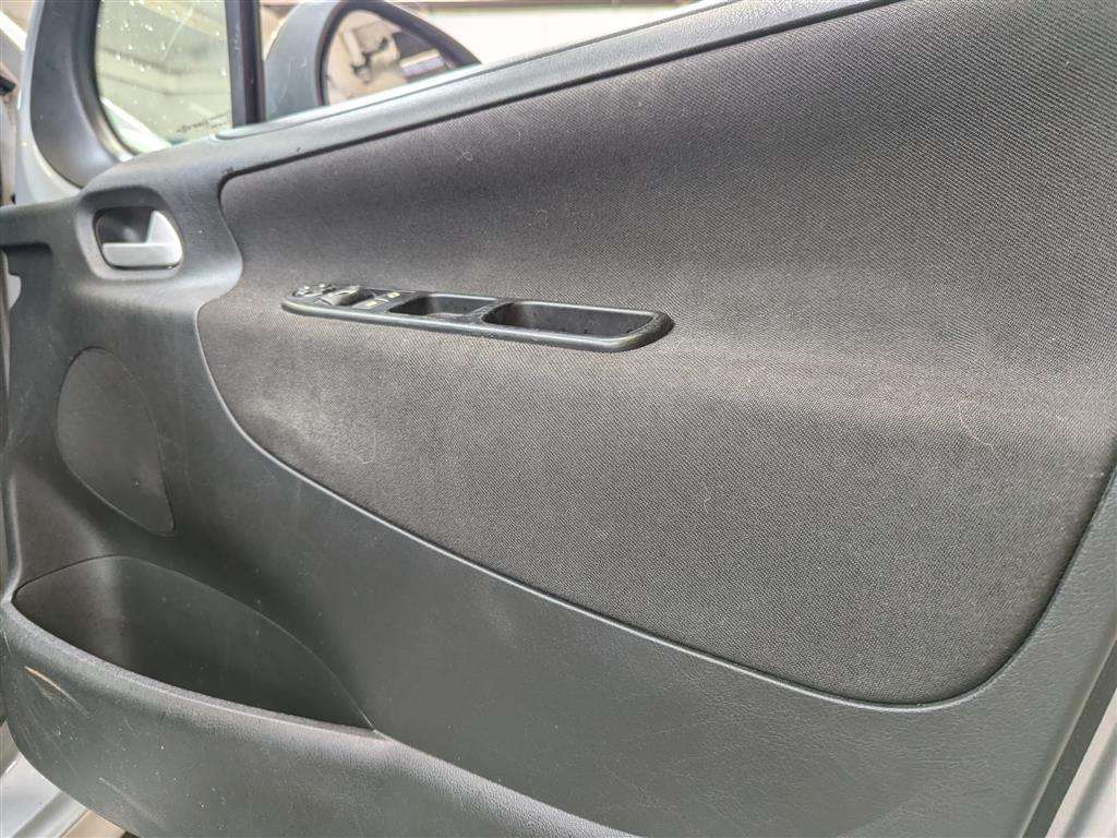 <p>2007 PEUGEOT 207 S</p>