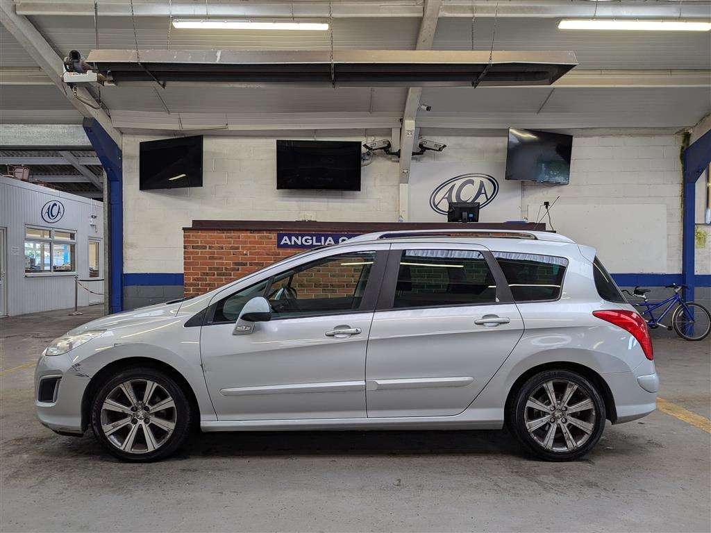 <p>2014 PEUGEOT 308 ACTIVE NAV VERS-N SW</p>