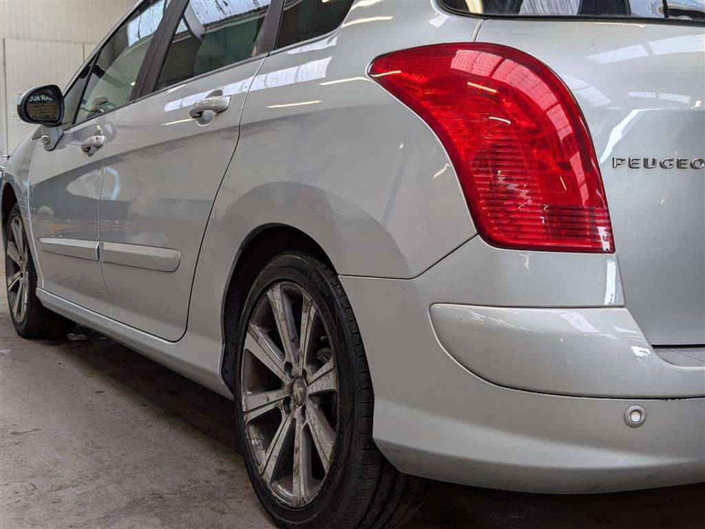<p>2014 PEUGEOT 308 ACTIVE NAV VERS-N SW</p>