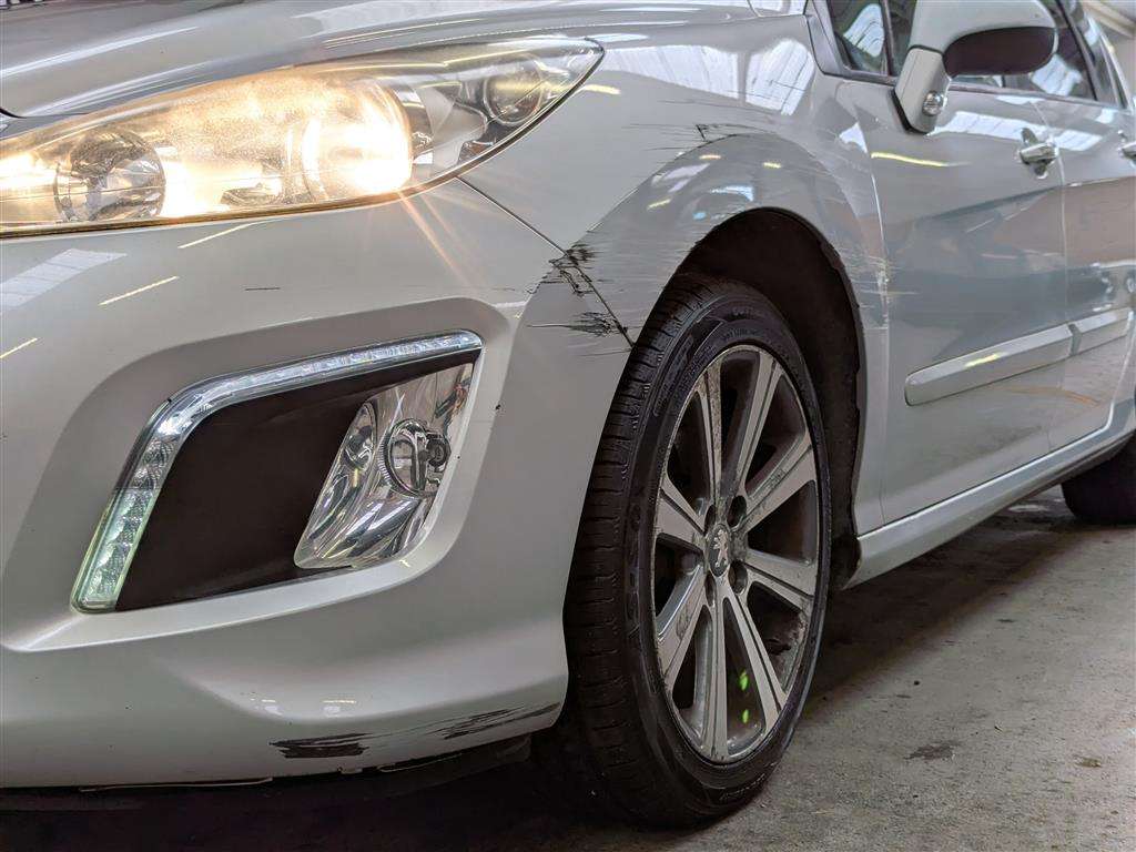 <p>2014 PEUGEOT 308 ACTIVE NAV VERS-N SW</p>