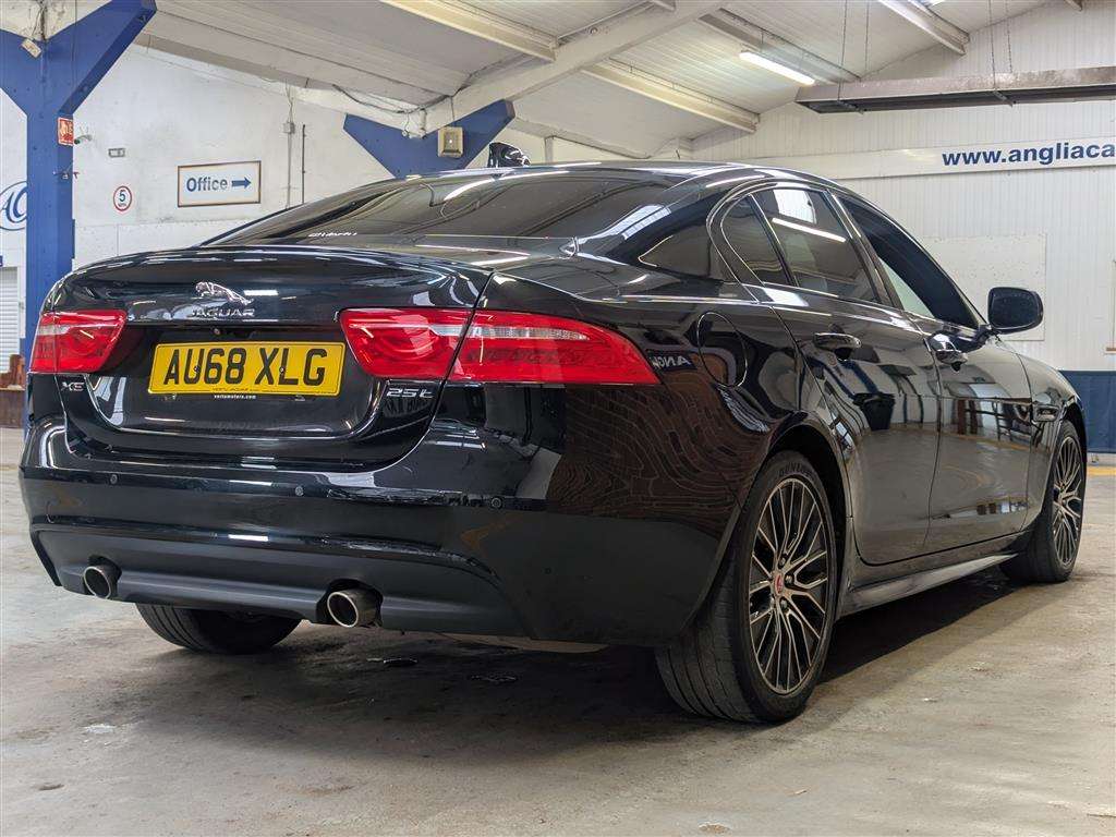 <p>2018 JAGUAR XE LANDMARK AUTO</p>