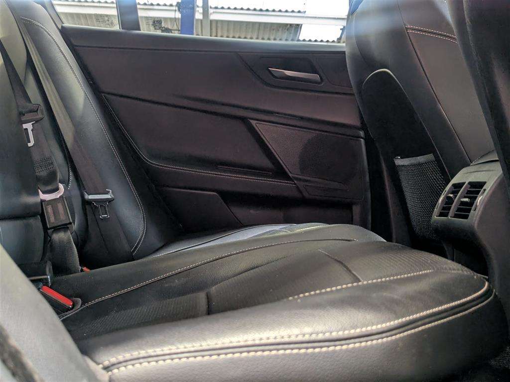 <p>2018 JAGUAR XE LANDMARK AUTO</p>