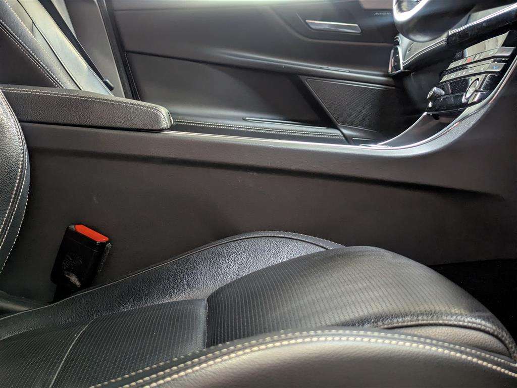 <p>2018 JAGUAR XE LANDMARK AUTO</p>