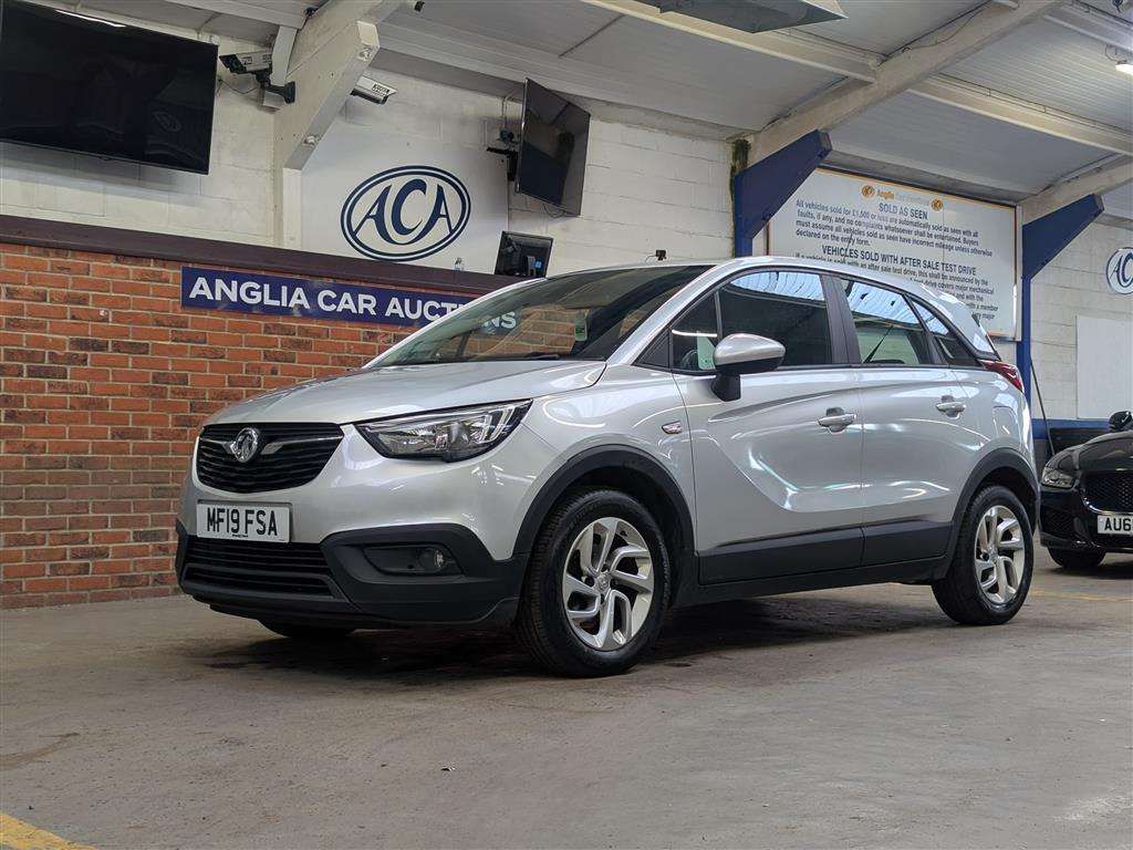 <p>2019 VAUXHALL CROSSLAND X SE</p>