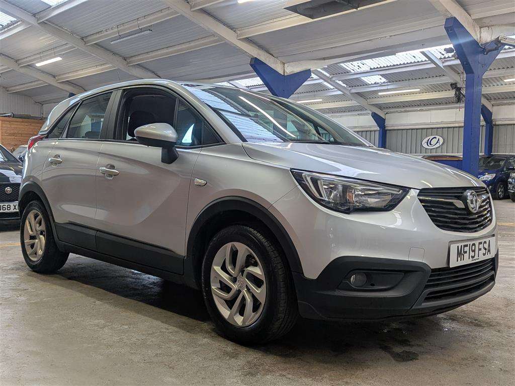<p>2019 VAUXHALL CROSSLAND X SE</p>
