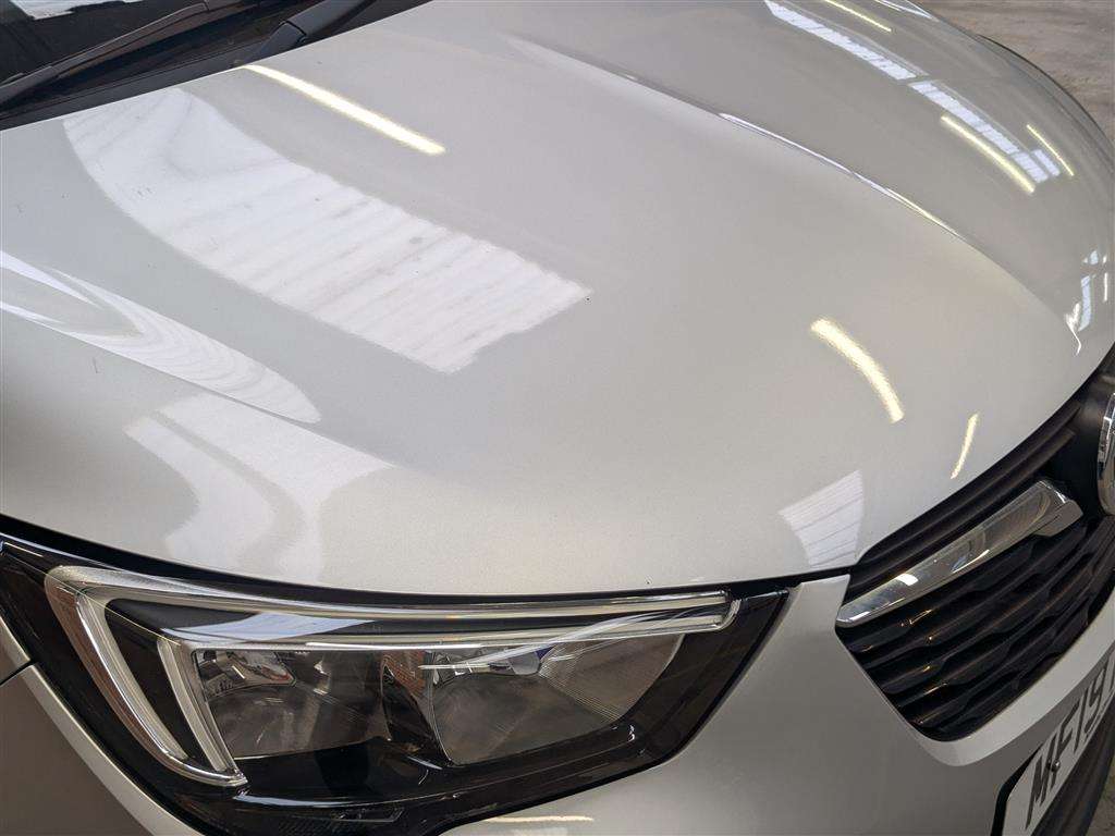 <p>2019 VAUXHALL CROSSLAND X SE</p>