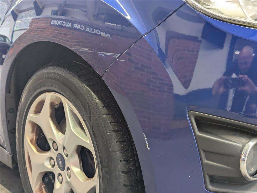 <p>2014 FORD C-MAX ZETEC</p>